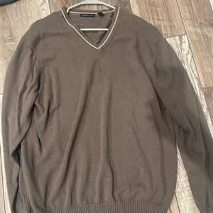 men’s brown sweater
